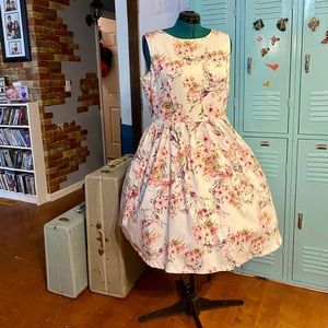 Lindy Bop White Floral Vintage Dress